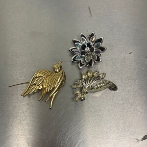 Chic Gold and Silver Colored Brooch Trio